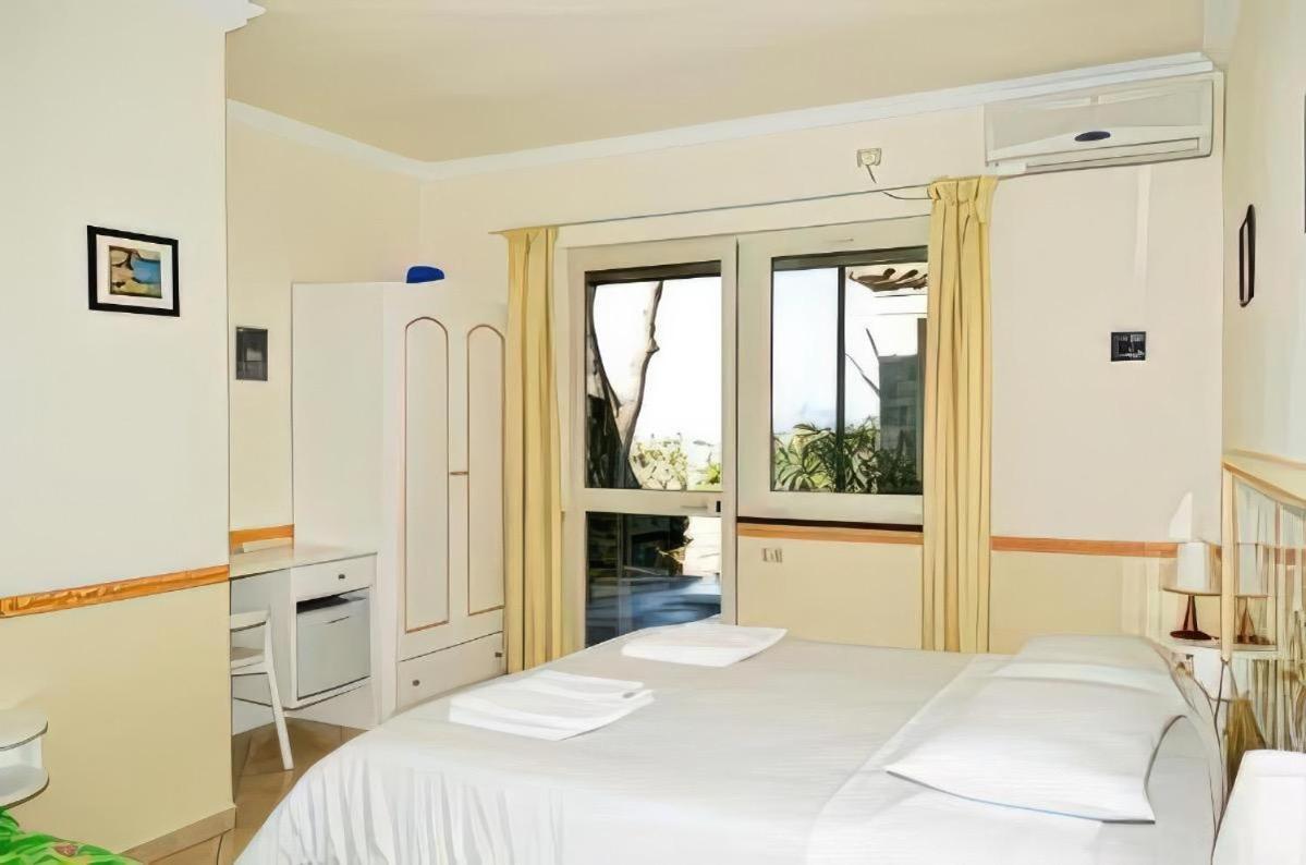 أناكابْري Le Ginestre Di Capri Bb & Holiday House المظهر الخارجي الصورة