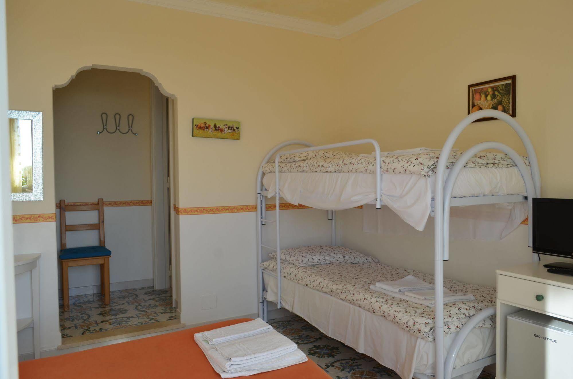 أناكابْري Le Ginestre Di Capri Bb & Holiday House المظهر الخارجي الصورة