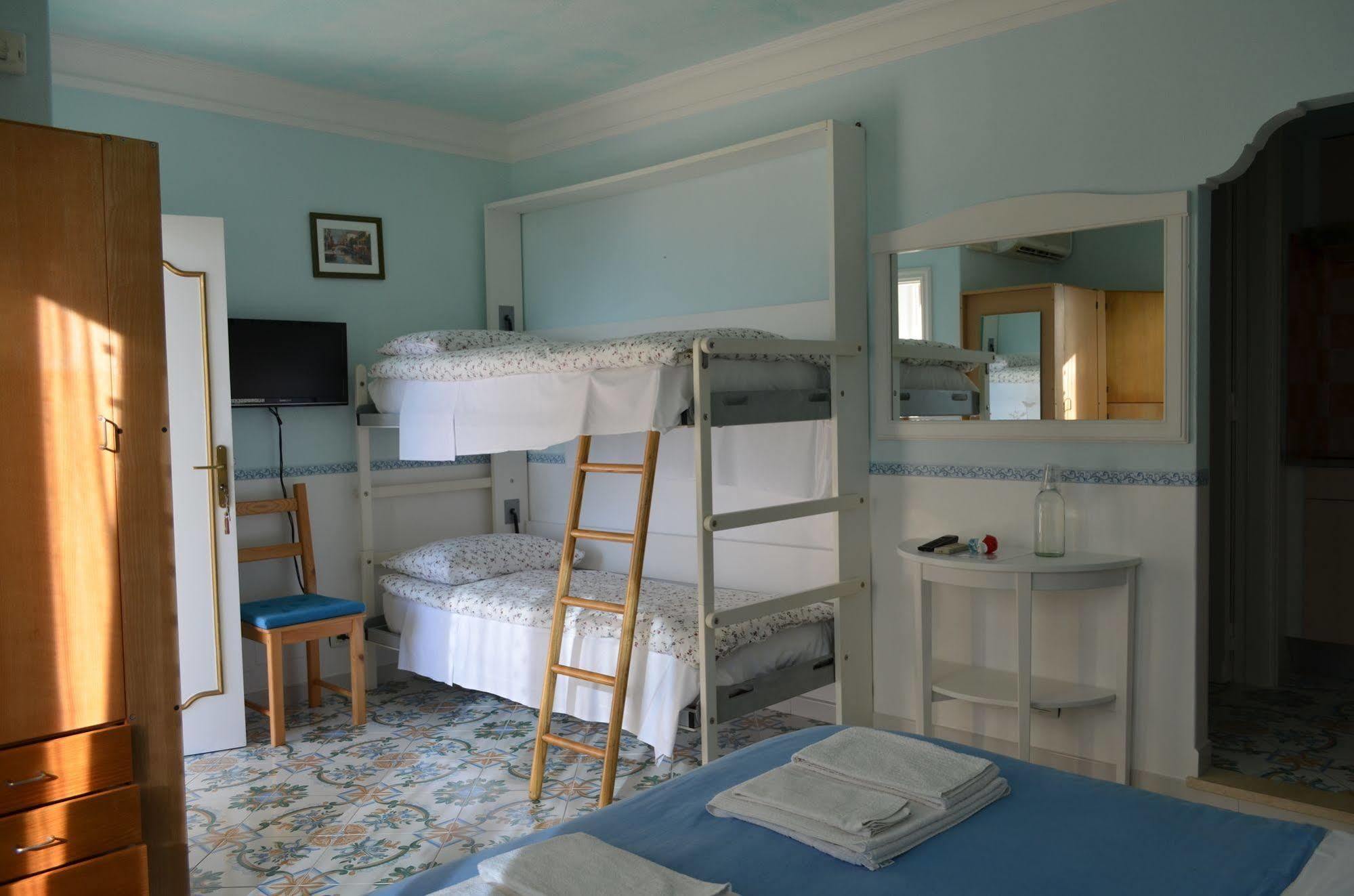 أناكابْري Le Ginestre Di Capri Bb & Holiday House المظهر الخارجي الصورة